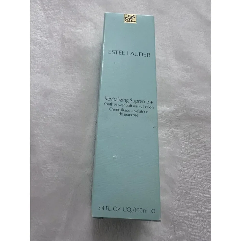 Revitalizing Supreme+ Youth Power Soft
Milky Lotion Moisturizer - Picture 6 of 8